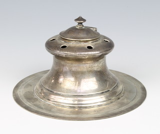 An Edwardian Scottish silver capstan inkwell with hinged lid, Edinburgh 1901 by the maker Hamilton Inches, 274 grams