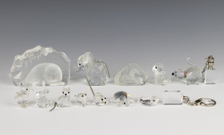 8 various miniature Swarovski figures including elephant, pig, cat, duck (feet f and r), 2 rabbits (f), mouse (f), 2 other glass figures and 2 glass sculptures 