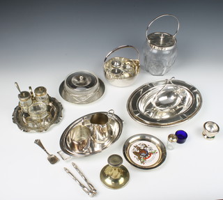 An Edwardian silver plated glass biscuit barrel and minor plated items