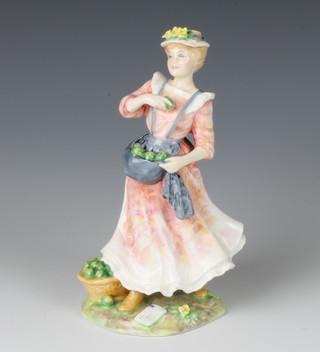 A Royal Doulton figure - Country Love HN2418 no.404/12500 20cm 