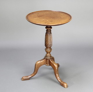 A Victorian turned mahogany wine table raised on spiral turned column with tripod base 60cm h x 38cm