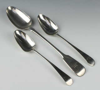 A William IV fiddle pattern gravy spoon London 1836, 2 Georgian old English pattern table spoons 250 grams 