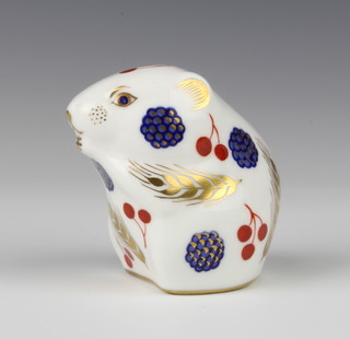 A Royal Crown Derby Imari pattern paperweight in the form of a mouse with gold stopper 7cm 

