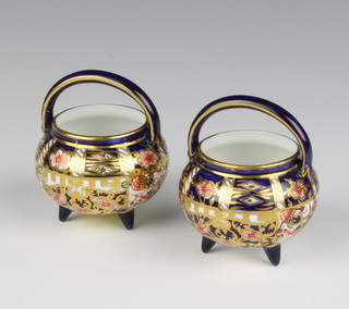 A pair of Royal Crown Derby Imari pattern cauldrons 6cm 
