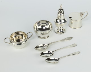 An Edwardian silver bowl London 1906 and minor silver items, 336 grams 