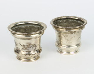 A pair of Edwardian tapered silver vases Birmingham 1906, 122 grams, 7.5cm 
