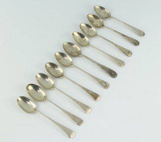 Nine sterling silver teaspoons and 1 other, 142 grams