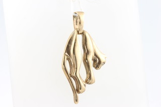 A 9ct yellow gold pendant in the form of a big cat 9.4 grams