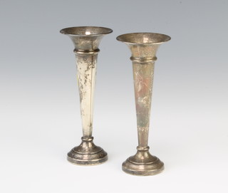 A pair of silver tapered posy vases Birmingham 1973, 10cm 