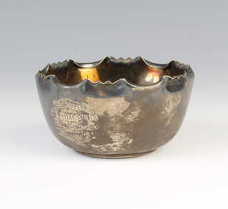 A Victorian silver sugar bowl with wavy rim Sheffield 1899, 72 grams 