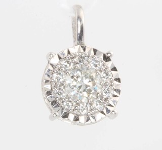 An 18ct white gold diamond set pendant approx. 0.5ct 