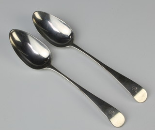 A pair of William IV silver table spoons London 1832, 125 grams 