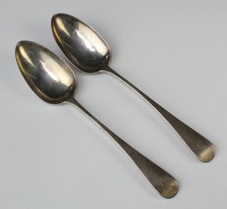 A pair of George III silver table spoons London 1819, 126 grams 