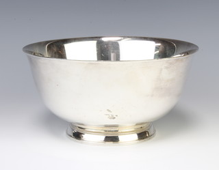 A Tiffany Sterling silver pedestal bowl 543 grams, 20cm 