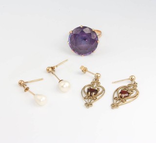A 9ct yellow gold amethyst cluster ring, size J 1/2 and minor earrings