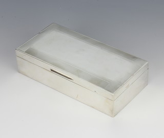 A rectangular silver engine turned cigarette box Birmingham 1960 17cm  