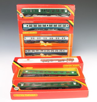 A Triang Hornby model carriage R.622A together with 6 other Hornby model carriages R413, R921, R933, R934, R419 and R420 
