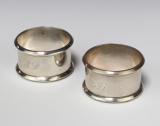 A pair of silver napkin rings Sheffield 1931 86 grams 