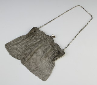 A Continental silver mesh evening purse 203 grams 