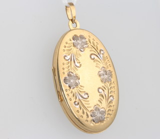 A 9ct yellow gold oval locket 4.6 grams 