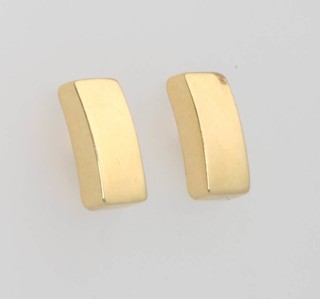 A pair of 18ct yellow gold ear studs 1.1 grams