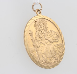 A 9ct yellow gold St Christopher pendant 2.8 grams 