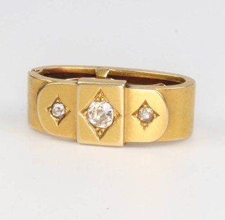 An Edwardian yellow gold and diamond set scarf clip, gross 10.3 grams