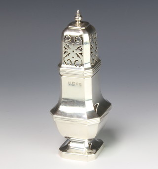 An octagonal silver sugar shaker of Queen Anne design London 1971, 164 grams 