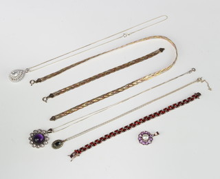 A garnet set silver bracelet and minor silver jewellery 