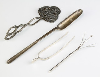 A silver marrow scoop, Sheffield 1969 and minor items, 125 grams