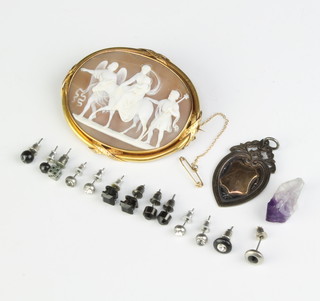 A Victorian cameo brooch with biblical scene, a silver medal and minor jewellery 