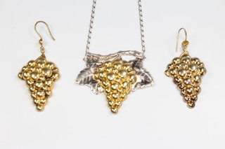 A pair of 925 vinous earrings and pendant