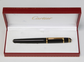 A gentleman's Cartier Stylo Diabolo fountain pen with cabochon set lid and 18ct nib, boxed 
