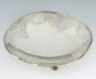 A silver pierced dish on paw feet Birmingham 1954 maker J B Chatterley & Sons 463 grams, 23cm 