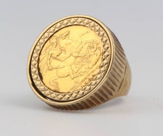 A 1982 sovereign ring in a 9ct yellow gold mount, 13.5 grams total, size S