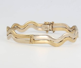 A 9ct yellow gold 2 colour bracelet 11.6 grams