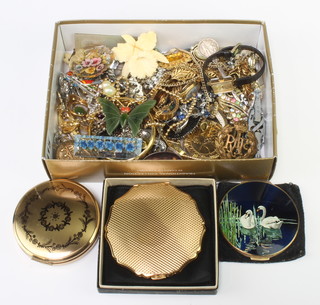 A quantity of Victorian and later costume jewellery and compacts
