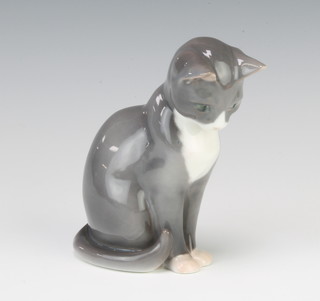 A Bing and Grondahl model of a cat 1876KN  13cm  