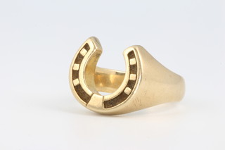 A 9ct yellow gold horseshoe ring 13.3 grams 