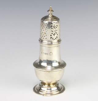 A Queen Anne style silver sugar shaker Chester 1935, 138 grams
