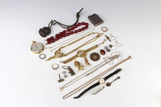 A quantity of vintage and other costume jewellery 