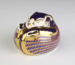 A Royal Crown Derby Imari pattern paperweight in the form of a mammal, gold stopper 7cm 