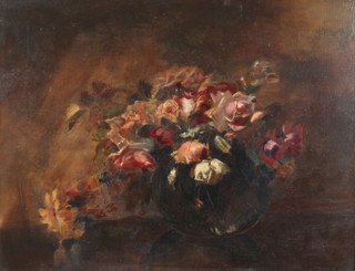 20th Century oil on canvas, unsigned, still life study of roses, 49cm x 62cm 