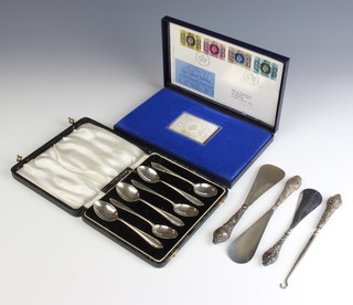 A set of 6 silver teaspoons Birmingham 1932, a Silver Jubilee silver stamp and minor silver mounted items 134 grams 