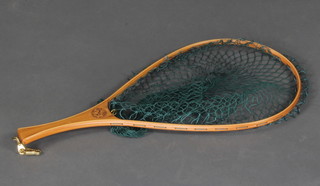 A New Zealand Angler accessories wooden and brass landing net, as new 