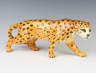 A Beswick figure - Leopard no.1082 modelled by Arthur Greddington 12.1cm, gloss finish 
