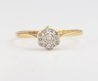 An 18ct yellow gold cluster ring size Q, 1.3 grams