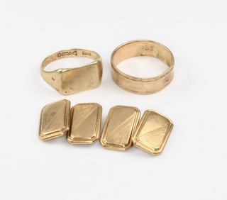 A pair of 9ct yellow gold cufflinks, 2 ditto rings, 10 grams
