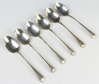 A set of 6 sterling silver teaspoons, 98 grams