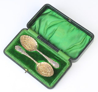 A pair of Edwardian silver preserve spoons Birmingham 1905, 31 grams